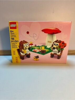 LEGO Hedgehog Picnic Date Set - Animal Toy Figures and Playset, Ages 8+